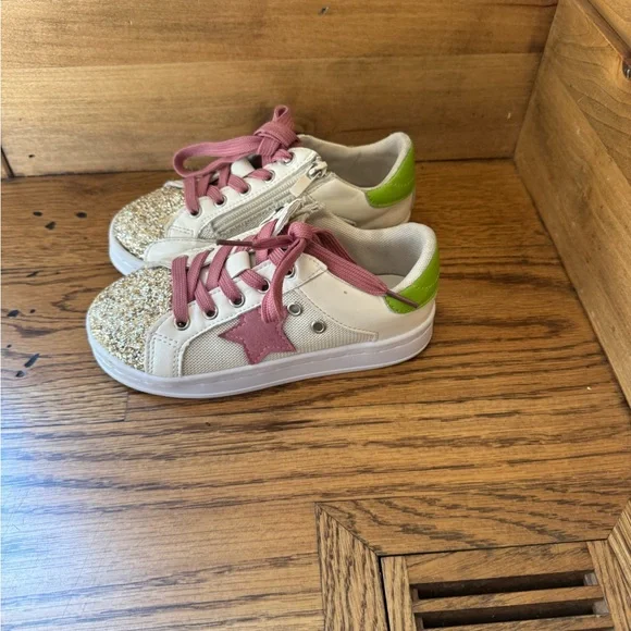Lola + the boys Kids Glitter Star Sneakers - White, Pink, Gold - Picture 6 of 9